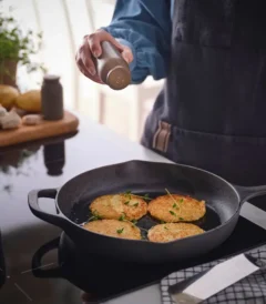 نمک و فلفل پاش سرامیکی ایکیا مدل BRUGDHAJ